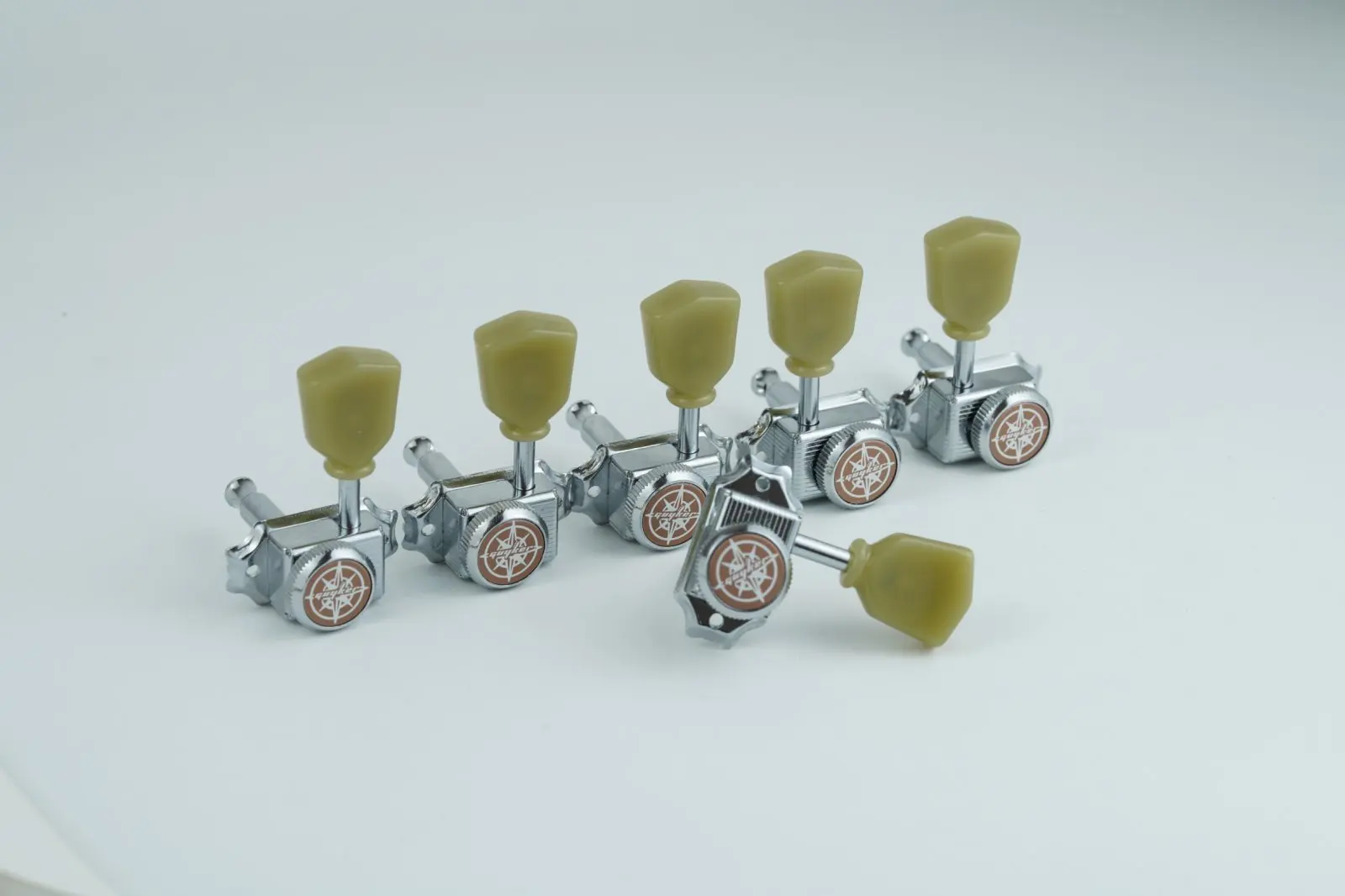 1 Set GUYKER Cream Handle Locking String Vintage Deluxe Electric Guitar Machine Heads Tuners  3R3L Tuning Pegs, view 3