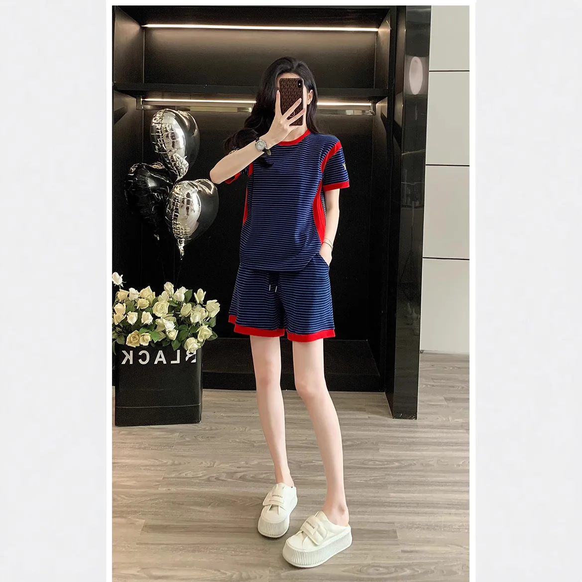 Loose Korean Casual Sports Suit New Summer Fashion Age Reducing Striped Short Sleeved Shorts Two-piece Set