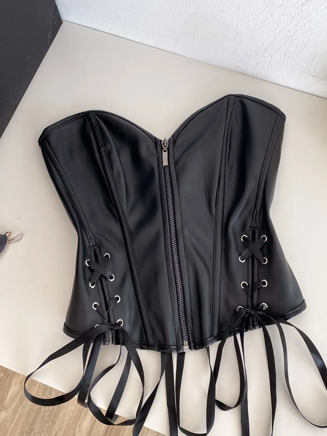 

Women's Gothic Black Lace-up Strapless Tank Top Y2K Gyaru Vest Hepburn Style Camisole French Zipper Bustier Top for Women Summer