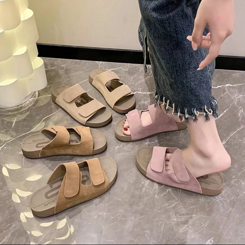 Sandal rumah sepatu rendah sandal Platform sandal wanita lembut Musim Panas 2024 kain PU karet Hoof Heels Retro kait & Loop