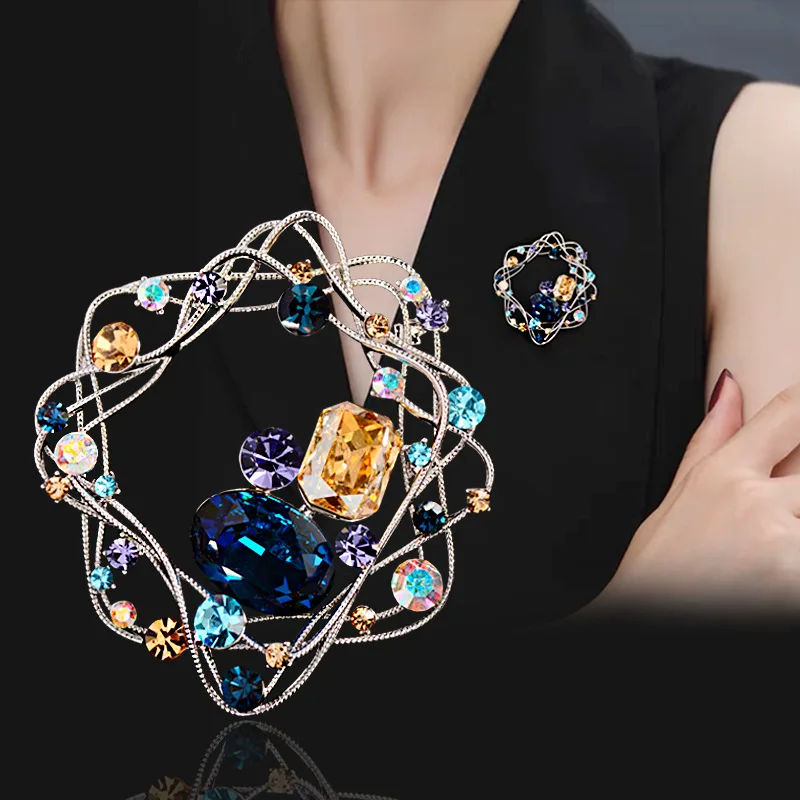 

Unique Irregular Geometry Luxury Broochpins Atmospheric Corsage New High-end Super Shiny Imitation Crystal Brooch Women's Pin