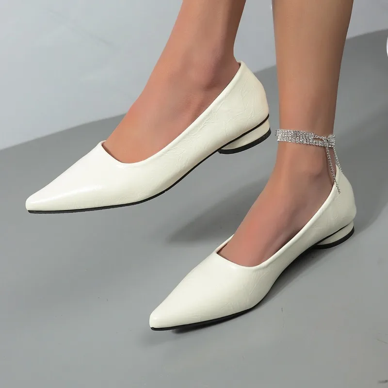 

Women's autumn new fashion brand designer casual commuter low-top shoes 2025 retro solid color outdoor office ladies high heels