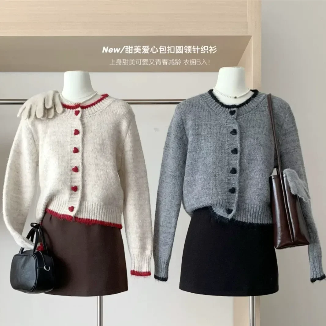 Camisola feminina casaco 2025 outono inverno novo design cor bloco coração botão malha cardigan manga curta topo