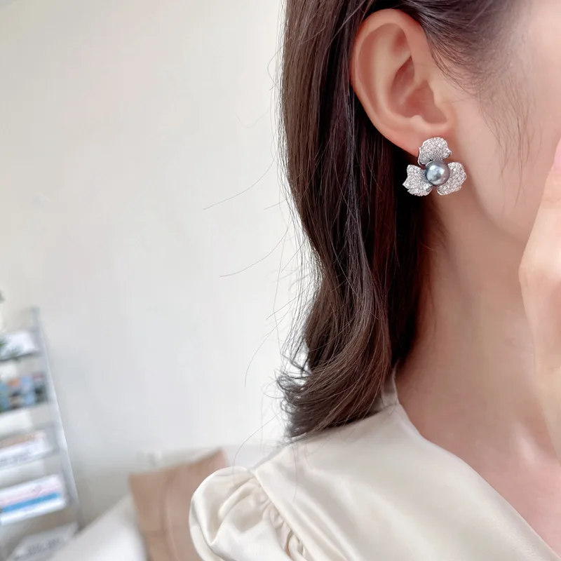 s925 silver needle elegant and high-end earrings, full diamond petals, new trendy zircon inlaid flower pearl stud earrings