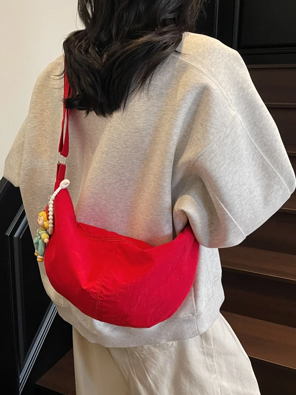 Damska torba crossbody Casual Sle Dumpling aped, lekka torba do pracy z nylonu, zapinana na zamek, na jedno ramię.