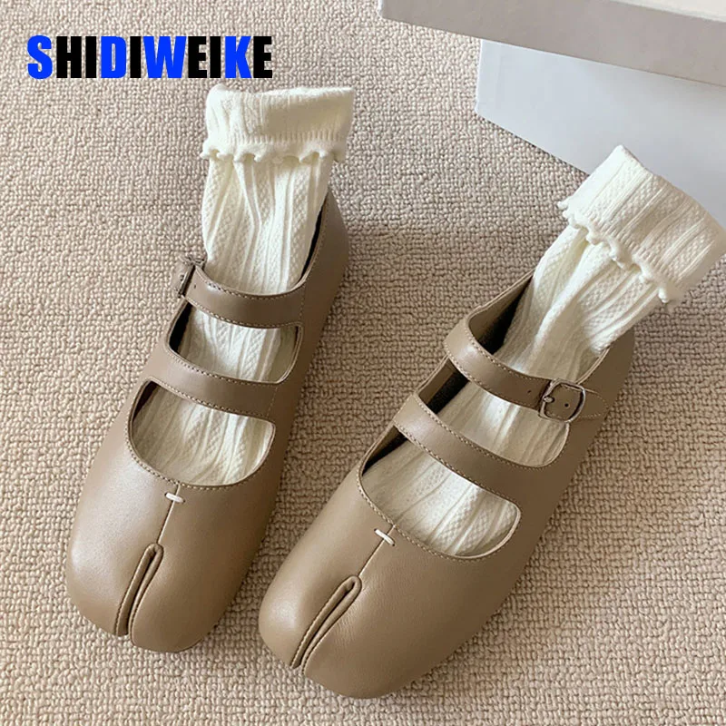 

SDWK NEW Spring PU Tabi Ninja Moccasins Round Split Toe Shallow Women Single Shoes Slip on Female Casual Soft Loafers AD4034