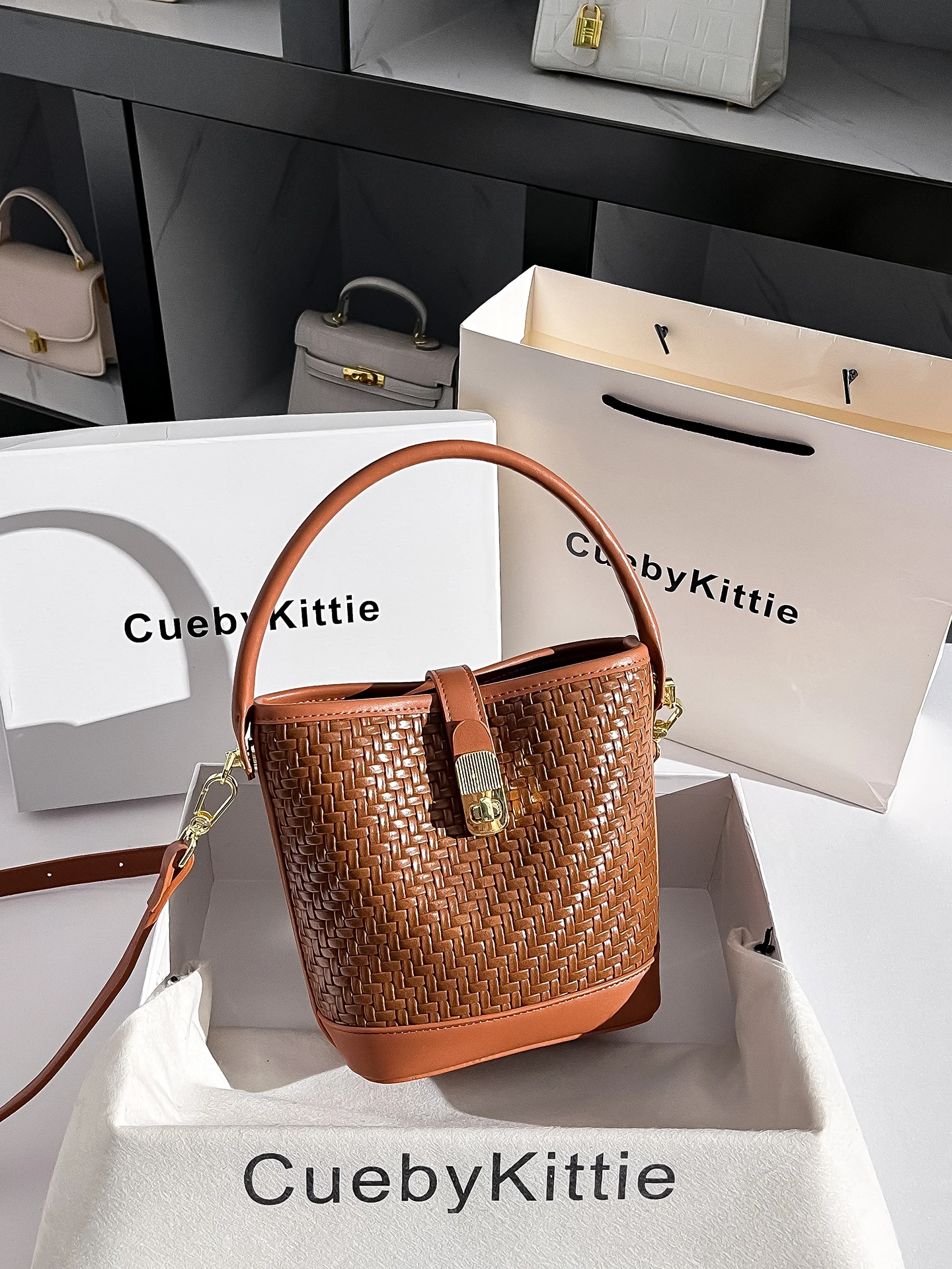 borsa-a-secchiello-intrecciata-retro-cueby-kittie-grande-capacita-a-tracolla-singola-per-il-pendolarismo-moda-femminile-nuovo-stile-2026