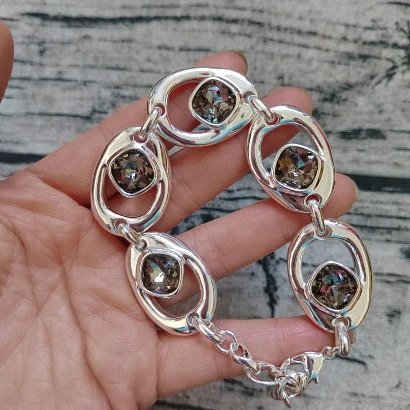 

2026 new niche design high-quality gray gemstone bracelet, suitable for casual and fashionable men and women to match