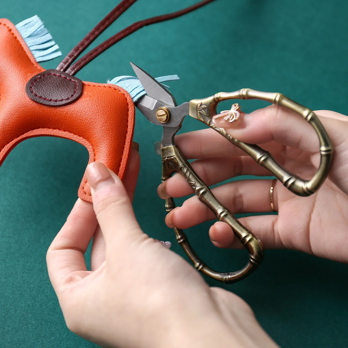 Oriental Vintage Stainless Steel Mini Scissors, Portable Hand Cutting Tool for Cross Stitch, Tea Ceremony & Paper Art Wholesale