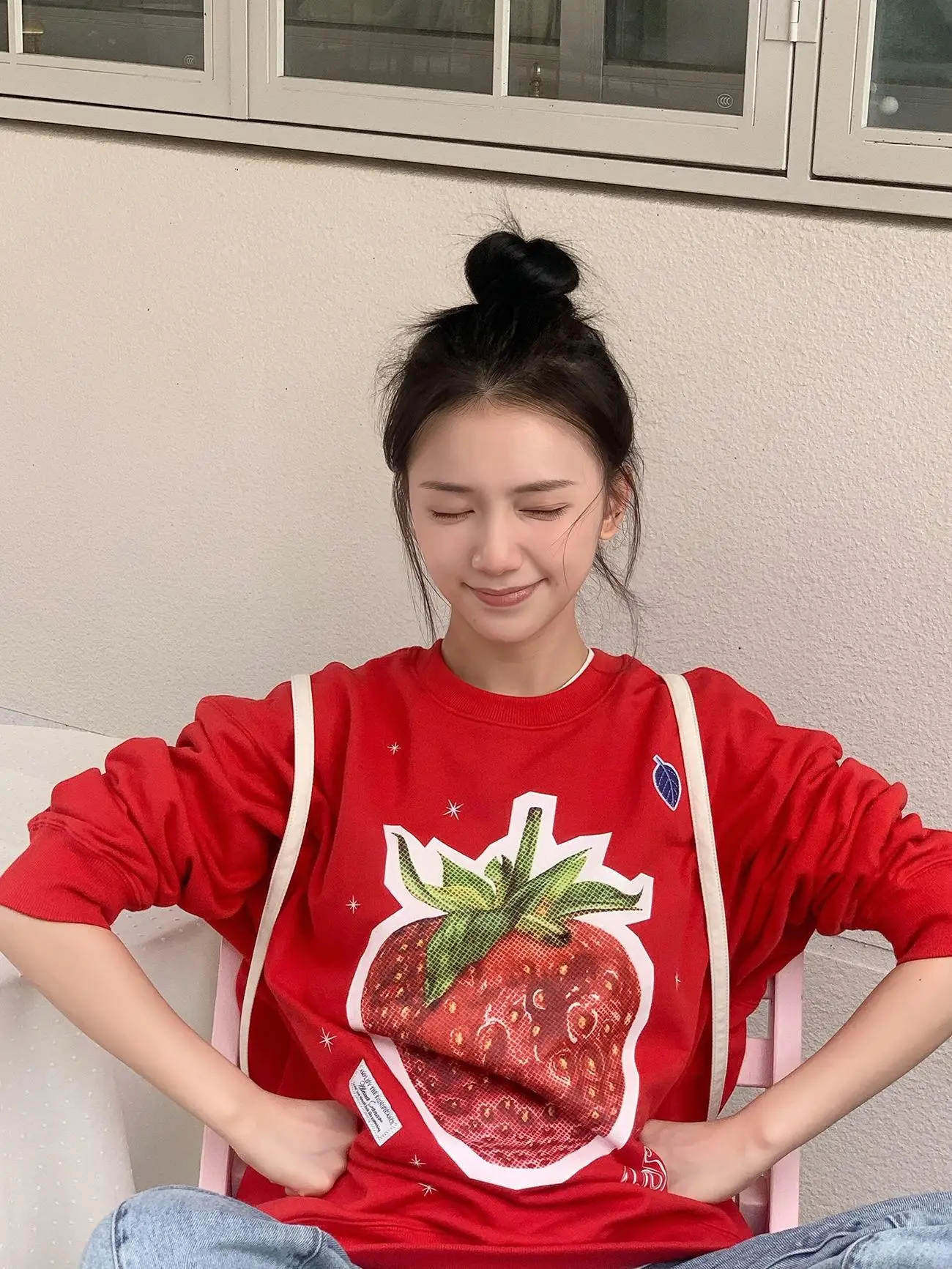 

Sakura Red Strawberry Printed Fleece Women's Sweatshirt Casual Loose Fit Autumn Winter Fashionable Comfortable Long Sleeve Top