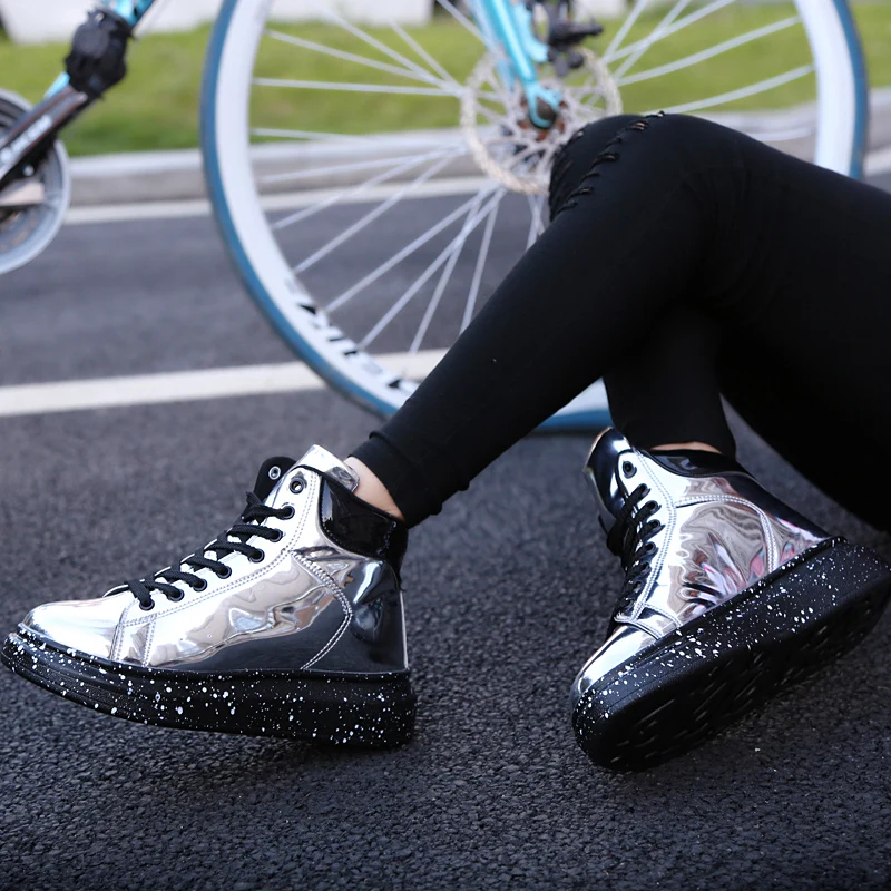 

Red Mirror Glitter Men's Shoes Patent Leather High Top Sneakers Men Casual Hip Hop Skateboard Shoes Male Flat Designer Footwear