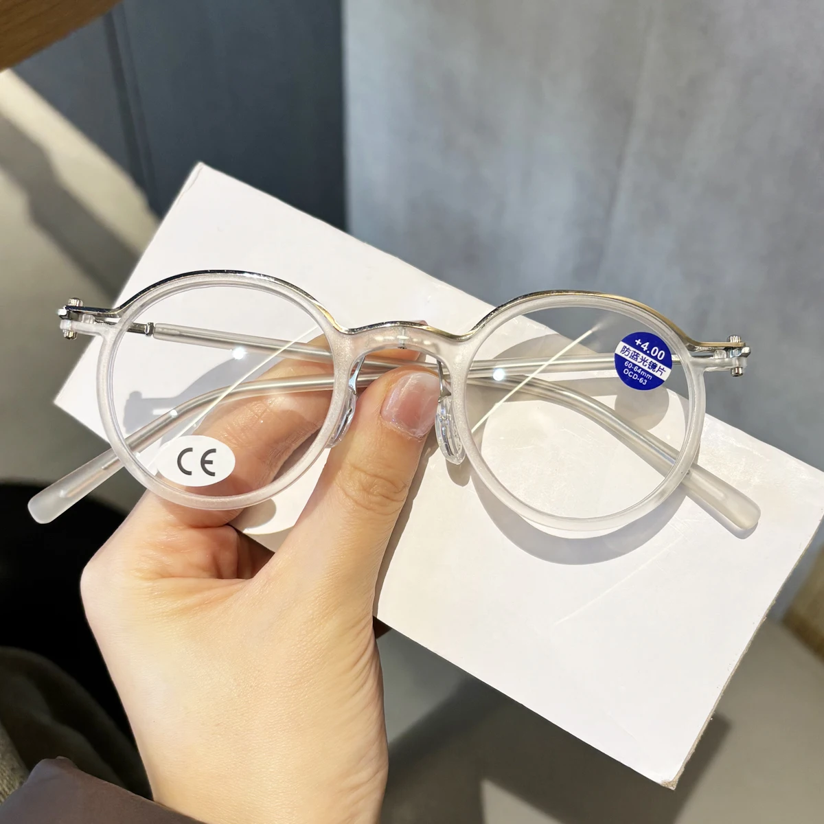 2026 Neue ovale Retro-Lesebrille mit Blaulichtfilter für Damen und Herren, lässig, modisch, ultraleicht und personalisierbar – Detail 1