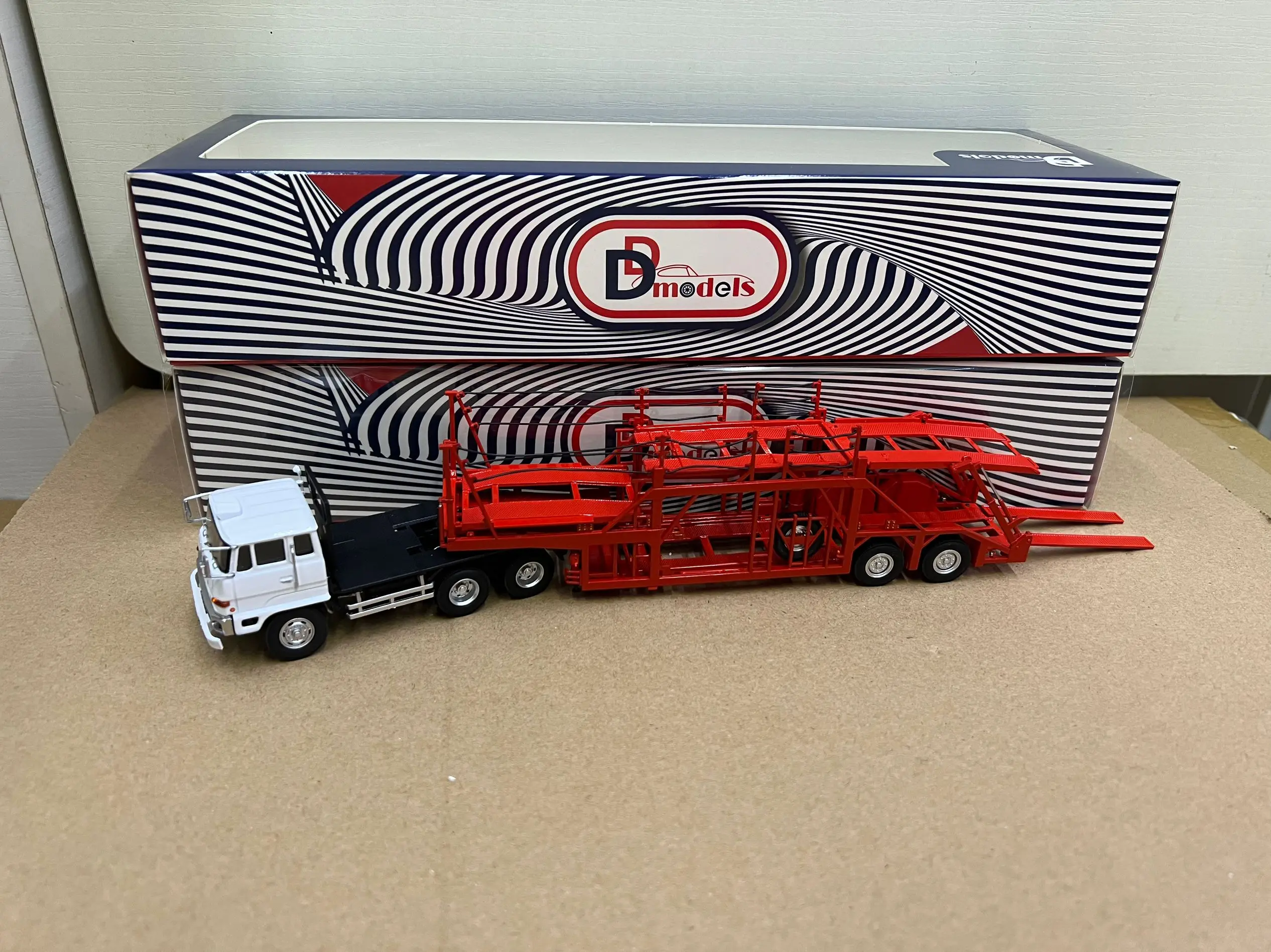 2 Color! DD Models 1:64 Scale Die-Cast Model Fus0 FV High Cab Tractor Truck Trailer Car New in Box