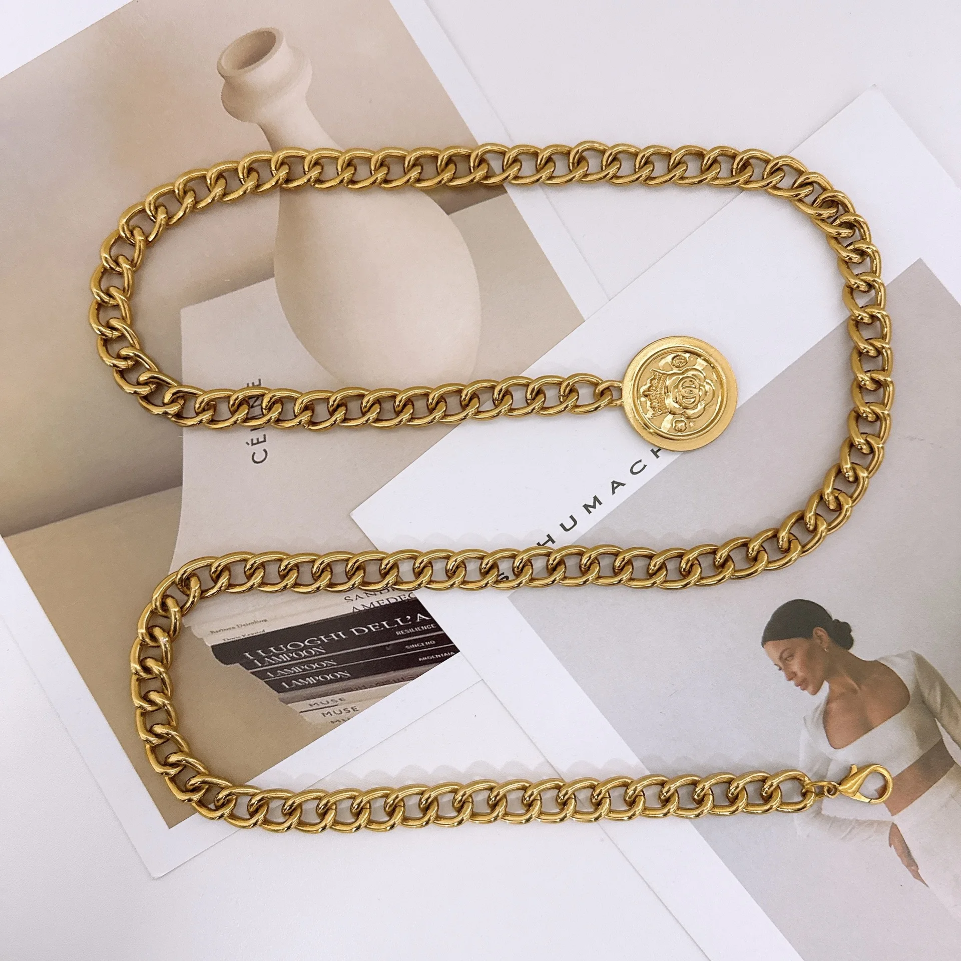 2025 Punk Hip Hop Style All-match Waist Chain Moon Vintage Metal Womans Belt for Dress Vintage High Waist Chain Belt for Women