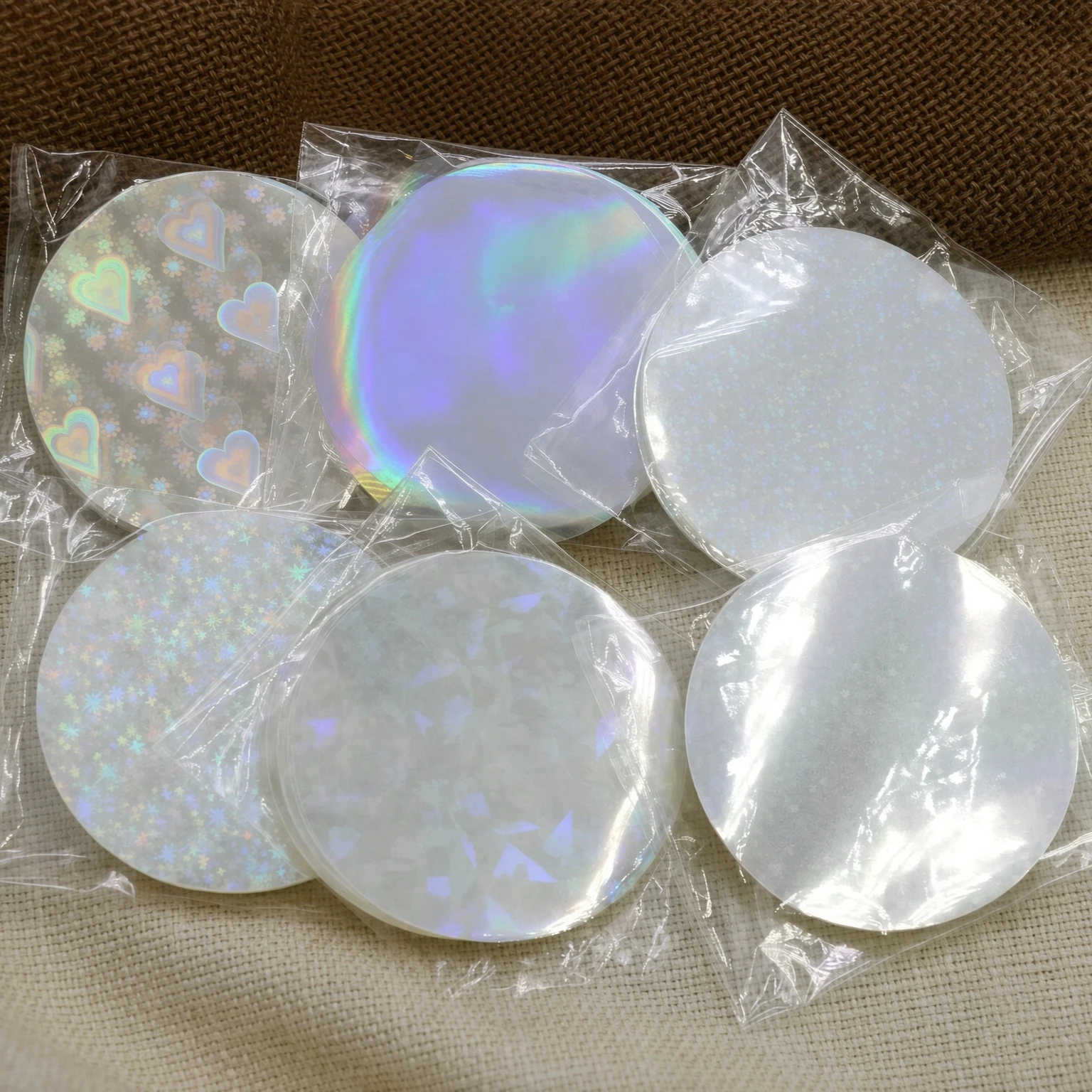 100 Stück 70mm Holographische Abzeichenfolien DIY Pin-Button-Herstellung Kunststoffschichten mit Schimmereffekt für die Emblemproduktion TMZ – Detail 5