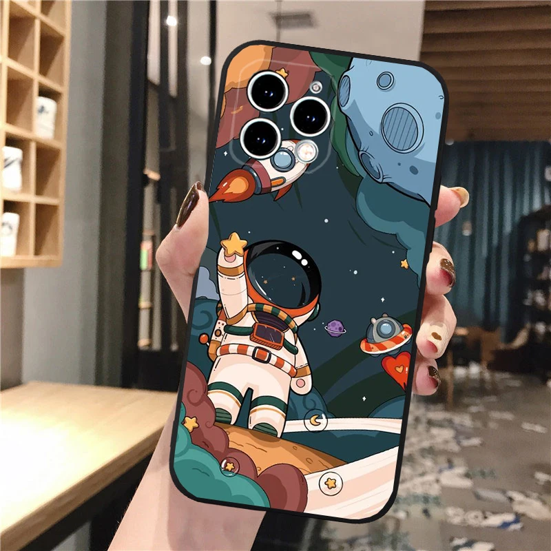 Cartoon Astronaut Phone Case For iphone 17 Pro Max Air 16 15 14 13 Pro Max 15 16 Pro 15Plus