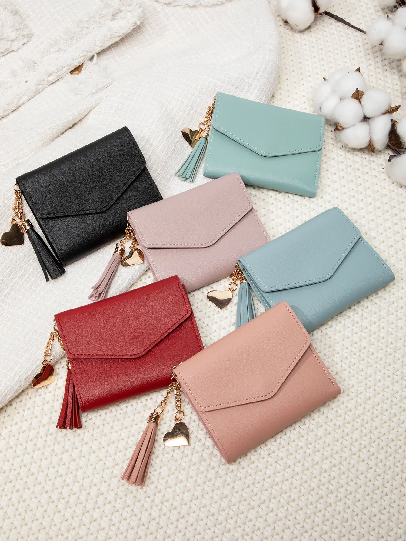 Kompakte Damen-Clutch-Geldbörse, schlankes Schwarz, tragbare Geldbörse mit goldfarbenem Druckknopfverschluss und Quastendetail, leichte Mini-Geldbörse – Detail 1