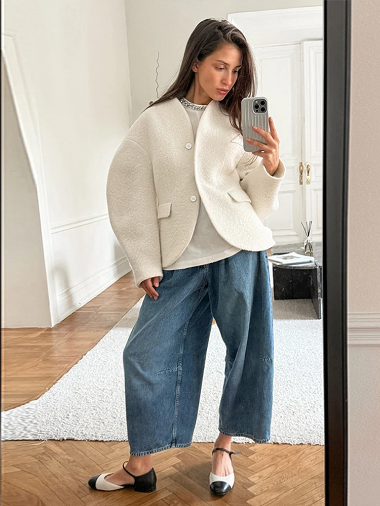 

Elegant Plush V-neck Short White Coat Women Retro Casual Single Breasted Tweed Coats Female 2025 Autumn Chic Street Outwear