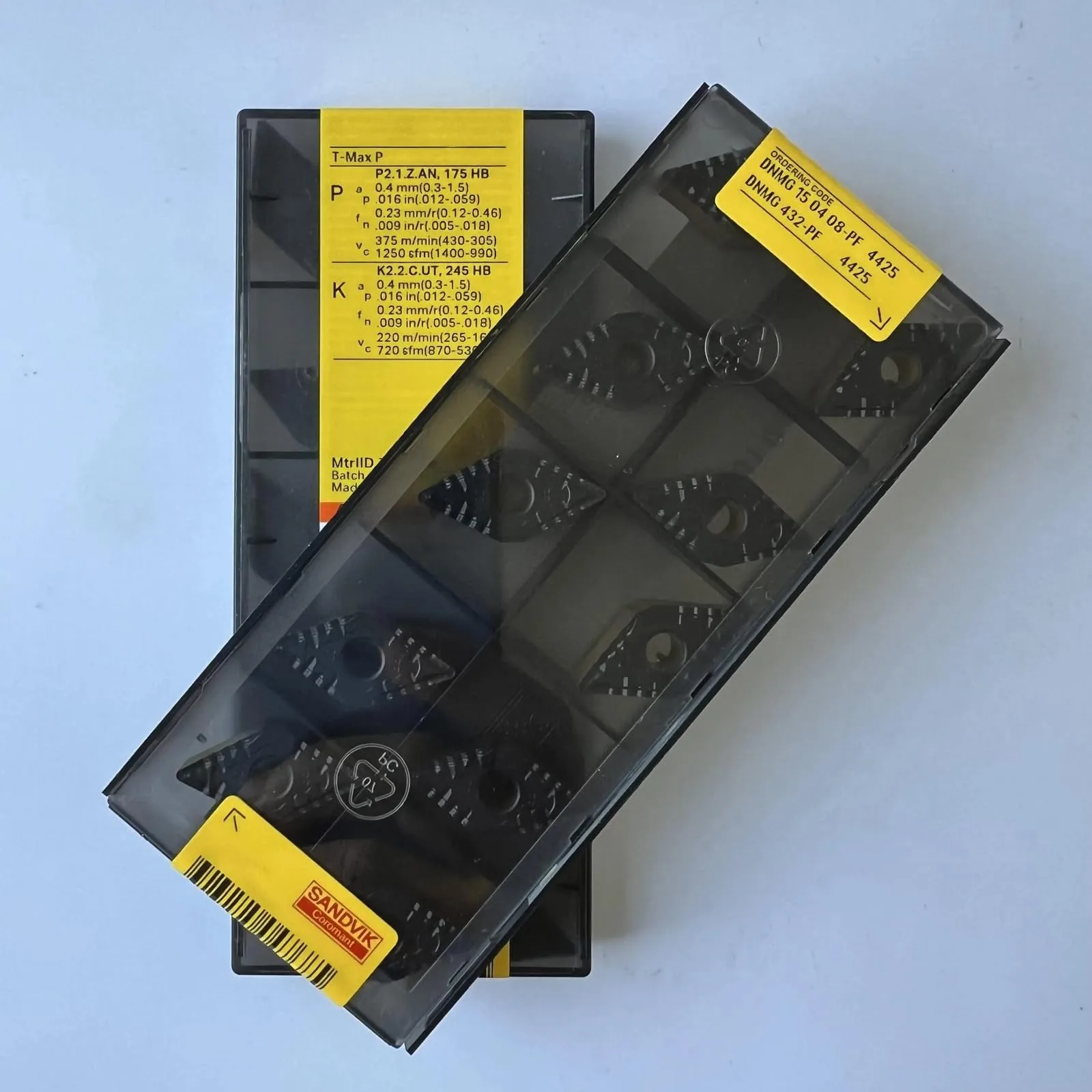 

Оригинальное лезвие с ЧПУ из твердого сплава SANDVIK / DNMG150408-PF 4425, 10 шт.