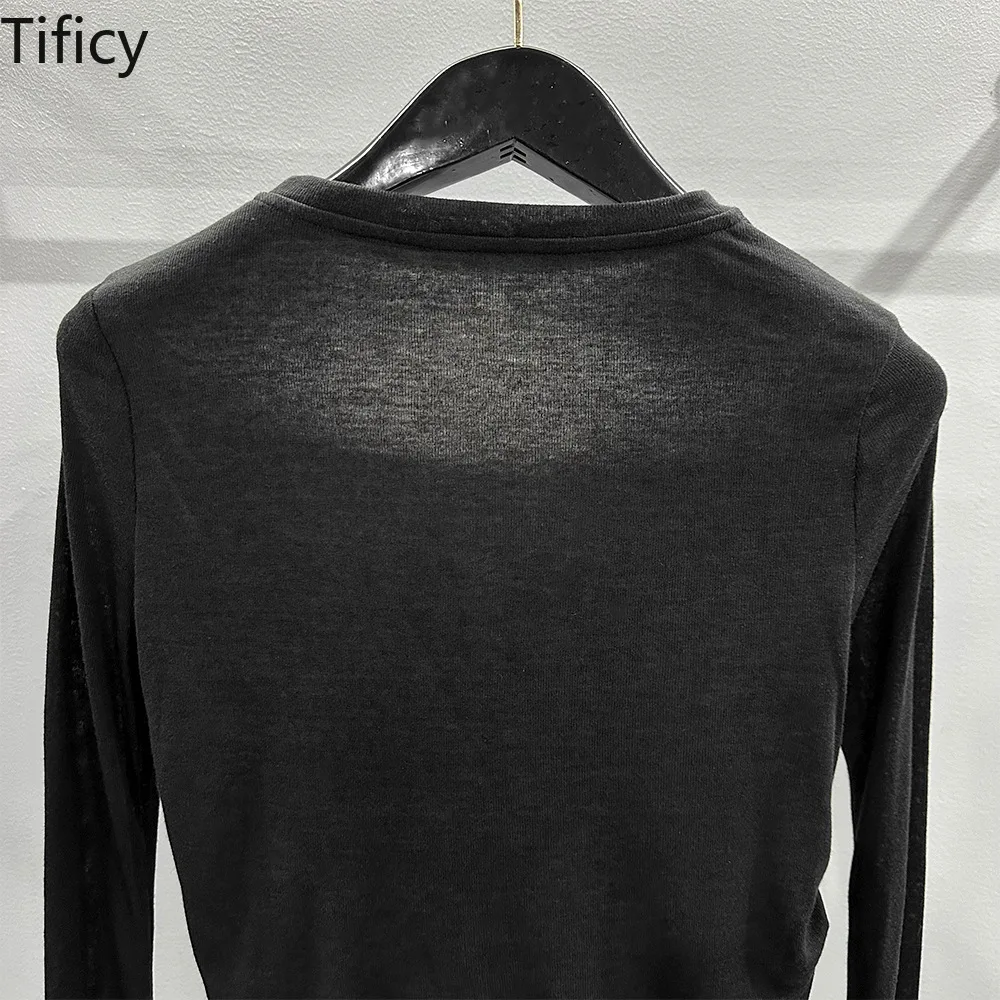 TIFICEY Women\'s Spring/Summer New Minimalist Design Black and White Fake Two-piece Long Sleeved T-shirt Knit Base Tops