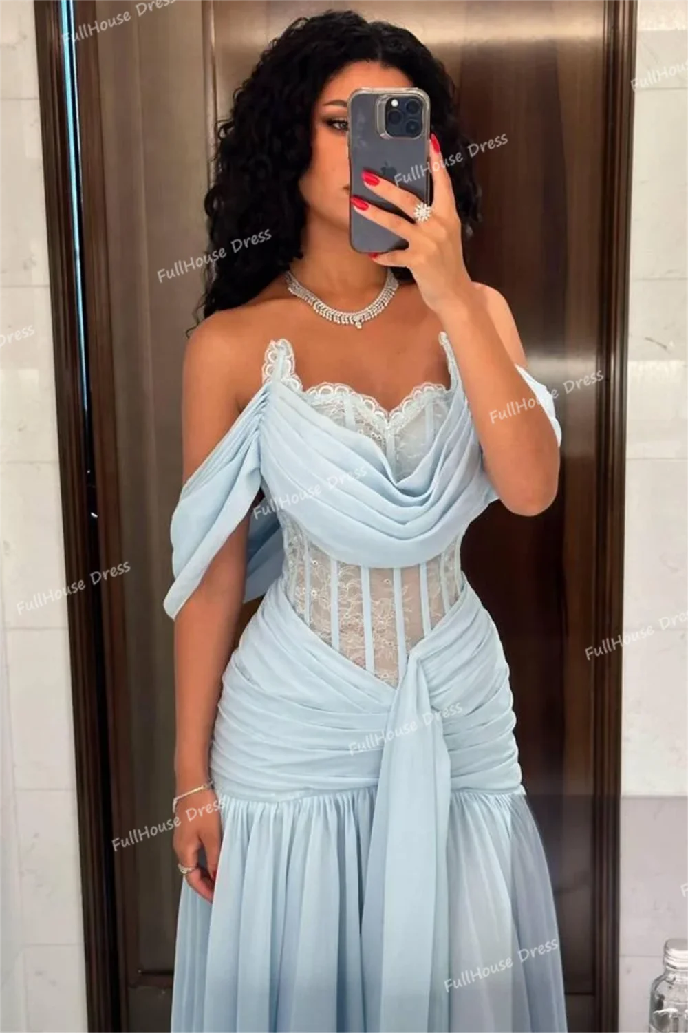 Robe de soirée trapèze plissée en mousseline de soie, fantastique, sur mesure, sans bretelles, longue longueur, dos nu, avec dentelle