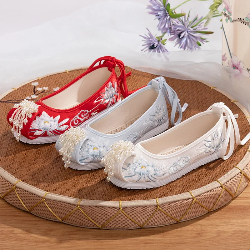 

Traditional Chinese Style Old Beijing Embroidered Cloth Shoes Retro Short Boot Footwear Wedding Bride Women Fashion Casual Boots