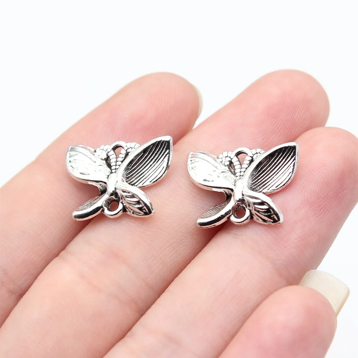 10Pcs/Lot 18*13mm Antique Silver Color Butterfly Charms For Bracelets Necklace Pendant DIY Handmade Jewelry Making Accessories