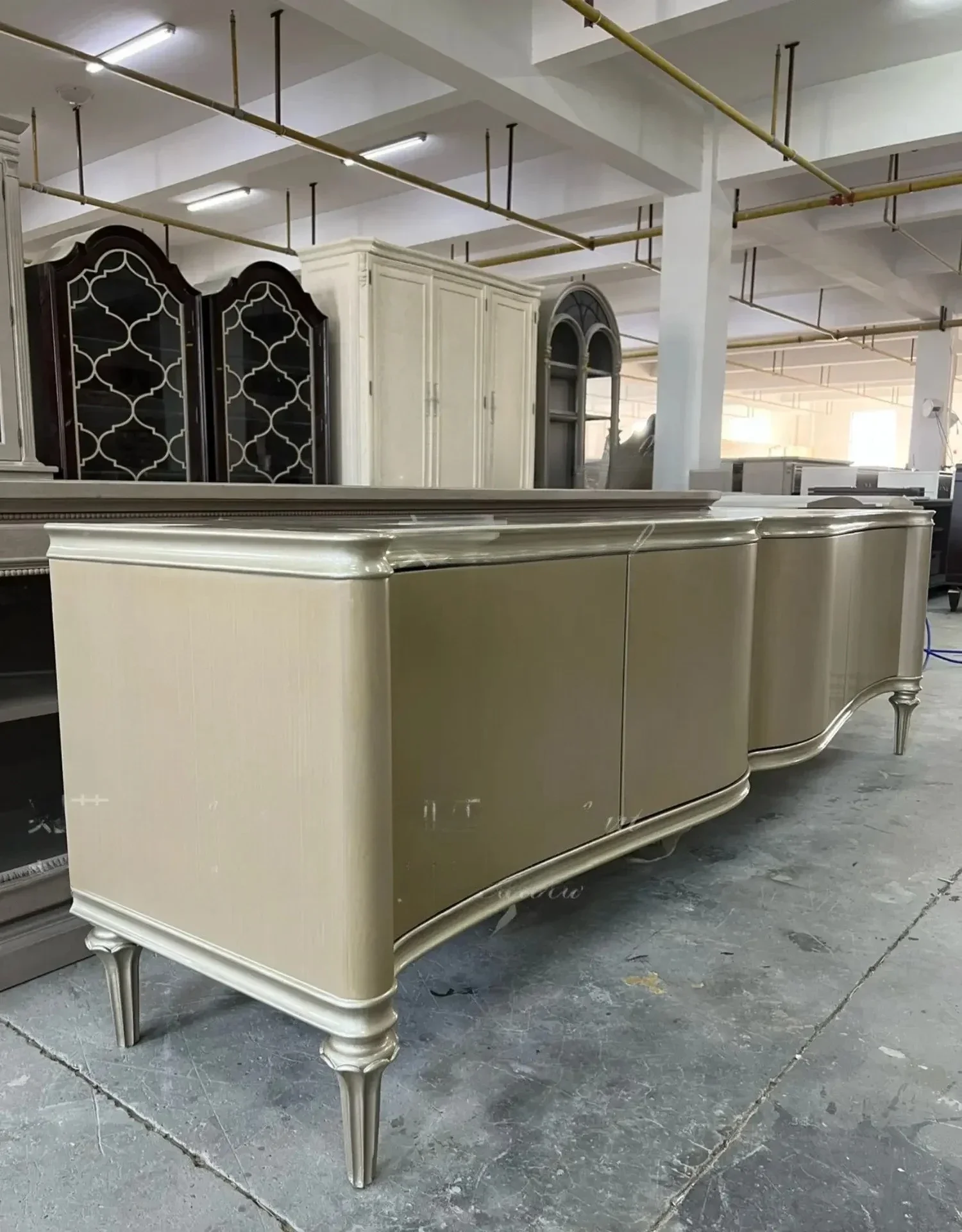 JJ Cara light luxury French solid wood engraving curve TV cabinet color matching cabinet