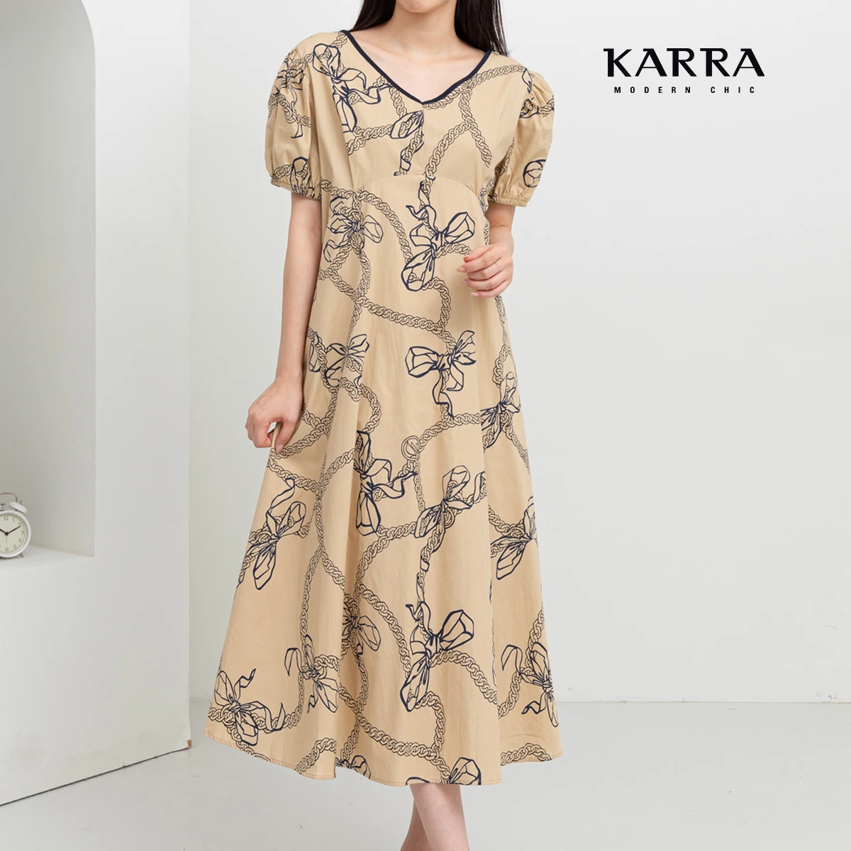 KARRA (up to 77) Ribbon chain V-neck One Pies_KB3FOP009A