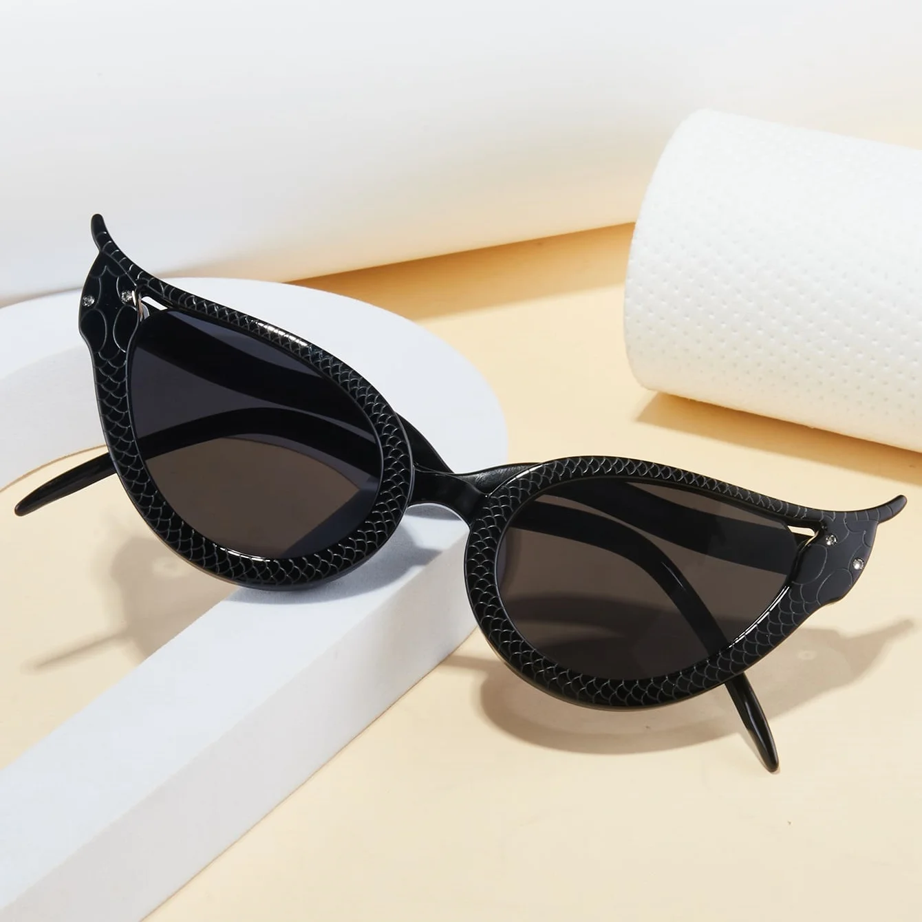 1 قطعة نظارات الموضة النسائية الجديدة كول ريترو القط العين العصرية الألفية نمط الهيب هوب الأفعى على شكل حفلة يومية مساء الموسيقى Festiv