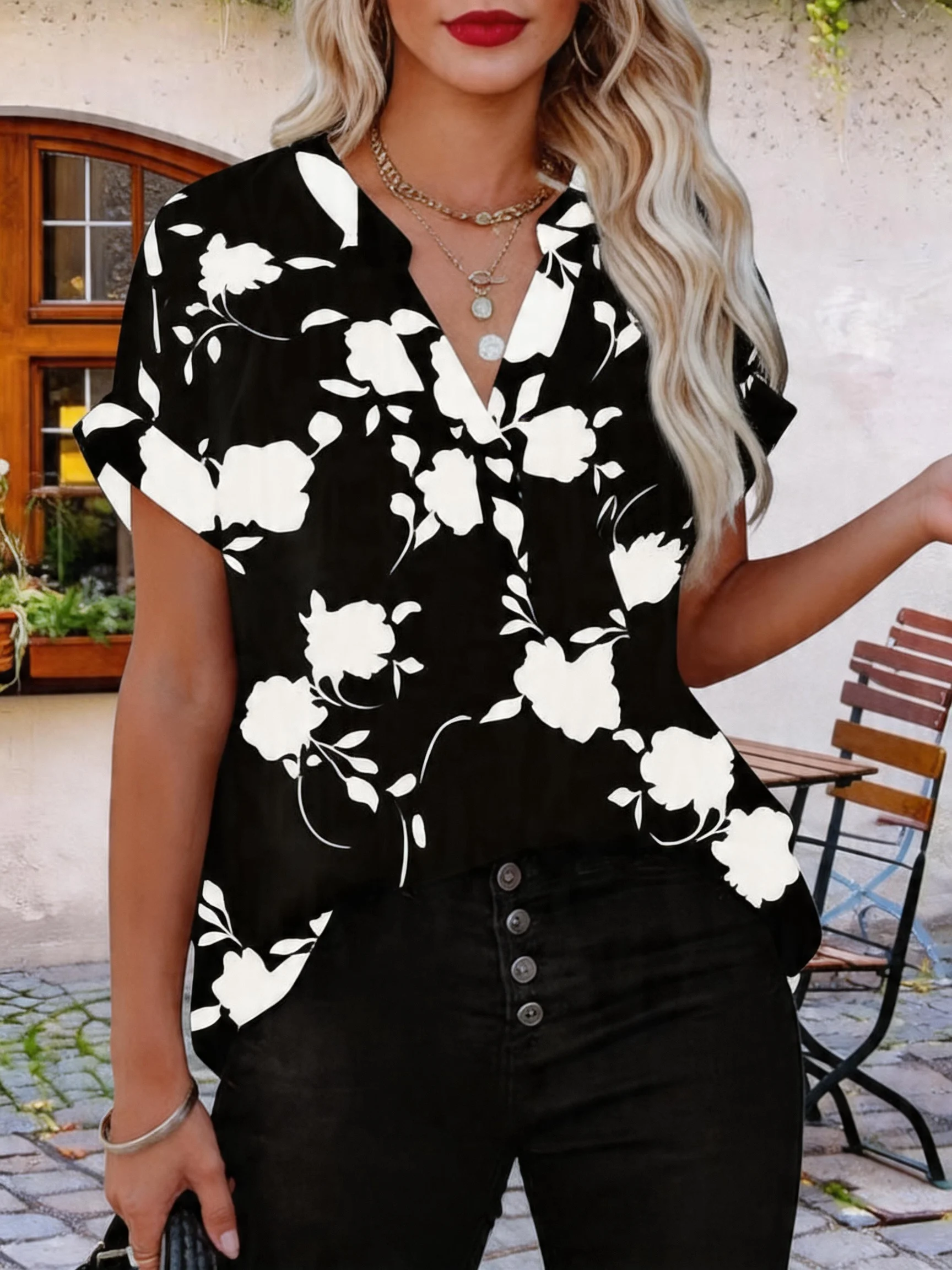 

Summer Printed V-neck Short-Sleeved Shirt for Women - Loose Fit for Slimming, Elegant Printed Top, Versatile Blouse