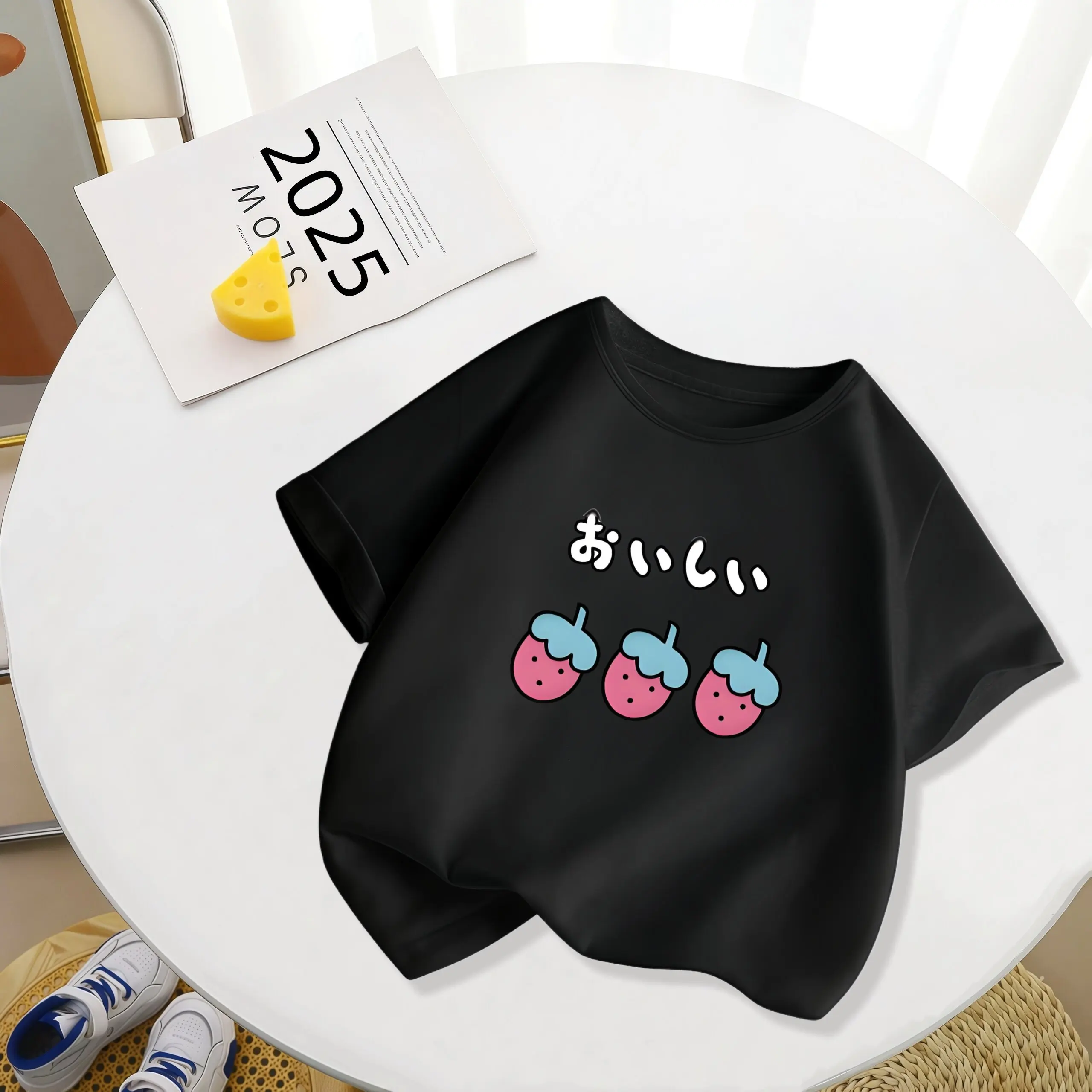 Japanese Three Strawberries Summer Children's Short Sleeved Outing Tshirt New Product Children's Wear Thin Top Parent Child Wear
