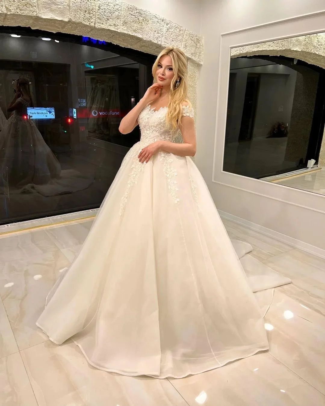 Vestido de casamento feminino em linha A, gola em O, mangas curtas, apliques de renda, vestido de noiva, luxo, novo, 2024