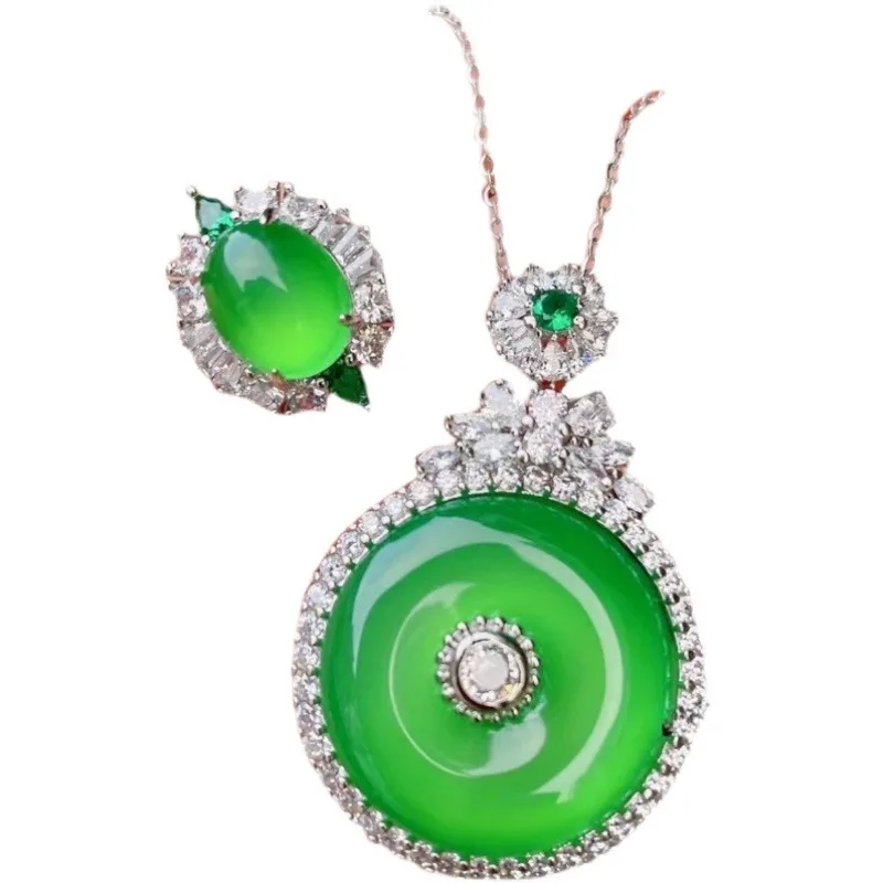 

Emperor Green Chalcedony Safety Buckle Pendant Shipping Adjustable Full Green Ring Agate Jade Jewelry Luxury Inlay