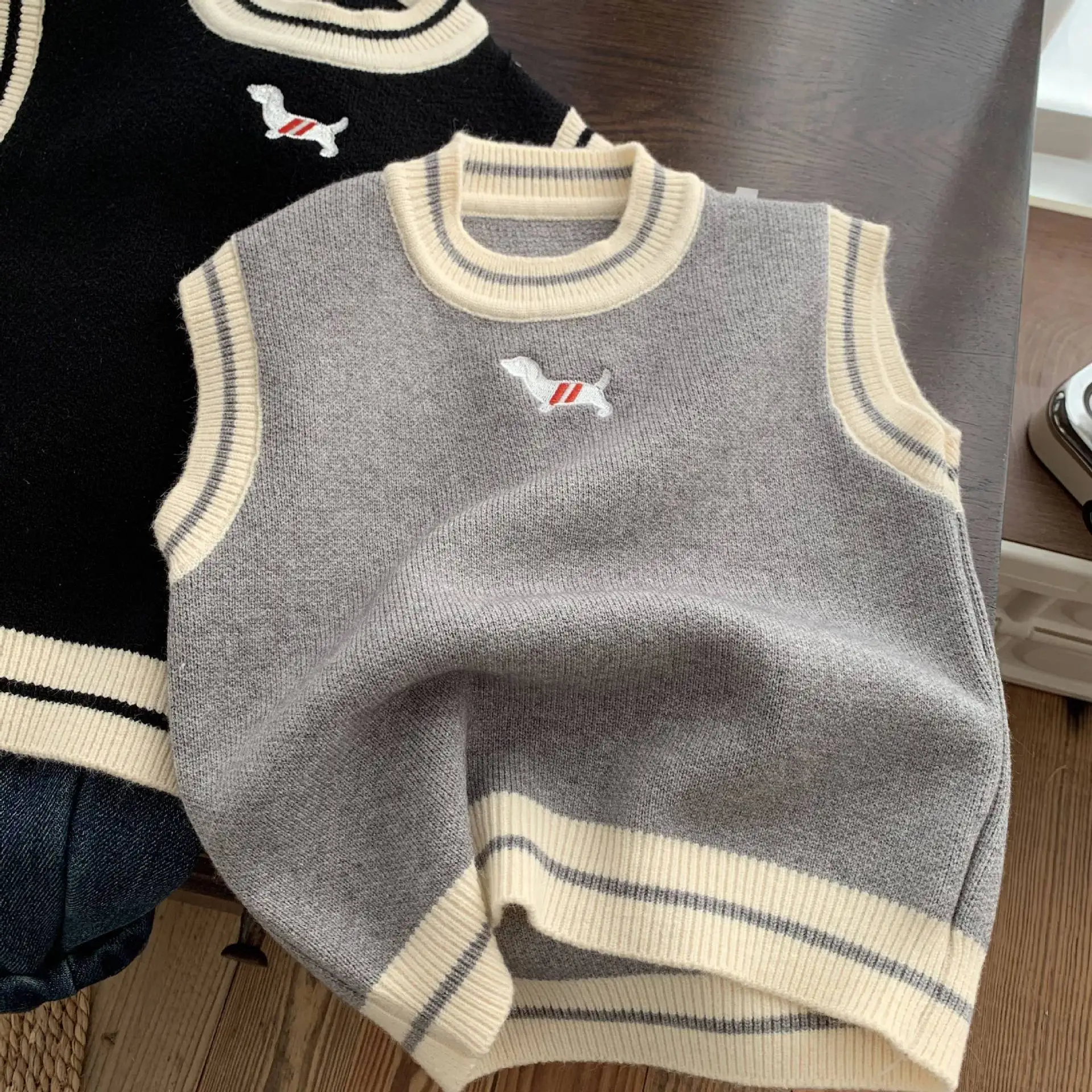 سترة محبوكة للخريف والشتاء للأطفال للجنسين سترة عصرية بلوفر ملابس داخلية ملابس خارجية للأطفال الأولاد والبنات صدرية