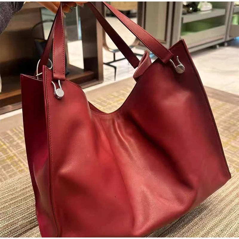 Brand Design Women New Luxury Leather Shoulder Bag Large Capacity Vintage Red Tote Bag For Ladies 2025 New Metal Buckle Handbag