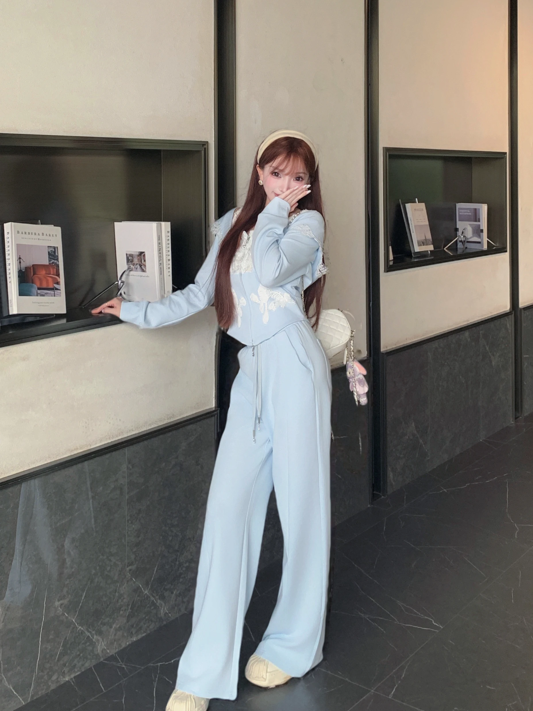 

Комплект из двух предметов: повседневные свободные брюки с высокой талией и широкими штанинами в стиле Sweet Oxygen Atmosphere и свободная верхняя одежда Ice Ice для женщин