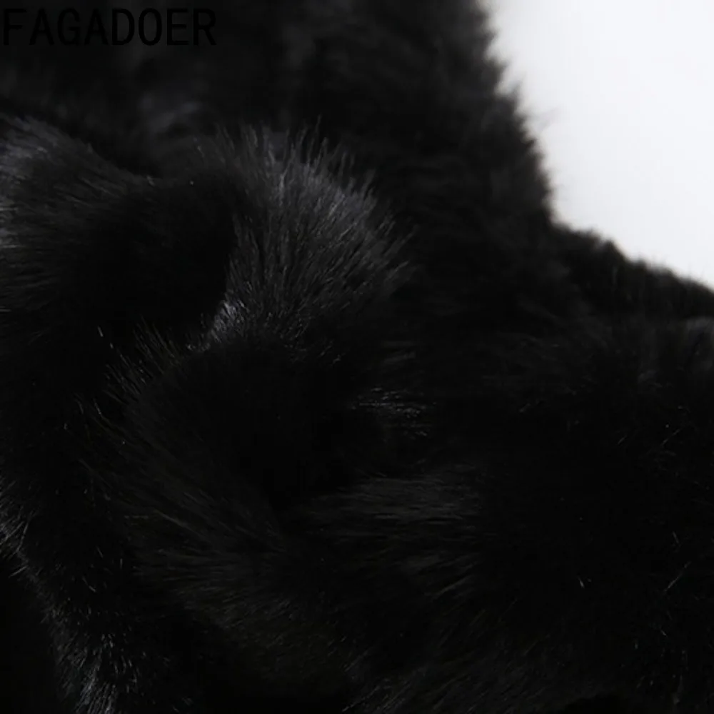 FAGADOER Winter Nieuwe Sexy Bont Patchwork Bodycon Shorts voor Vrouw Effen Kleur laagbouw Shorts Vrouwelijke Y2k Streetwear Bodems 2025