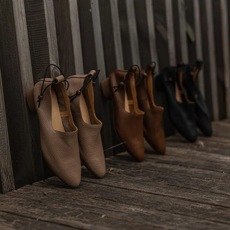 

Chic Design Soft Leather Women Flats Shallow Slip On Comfort Office Working Stilettos Black Moccasins Ankle Chains Espadrilles