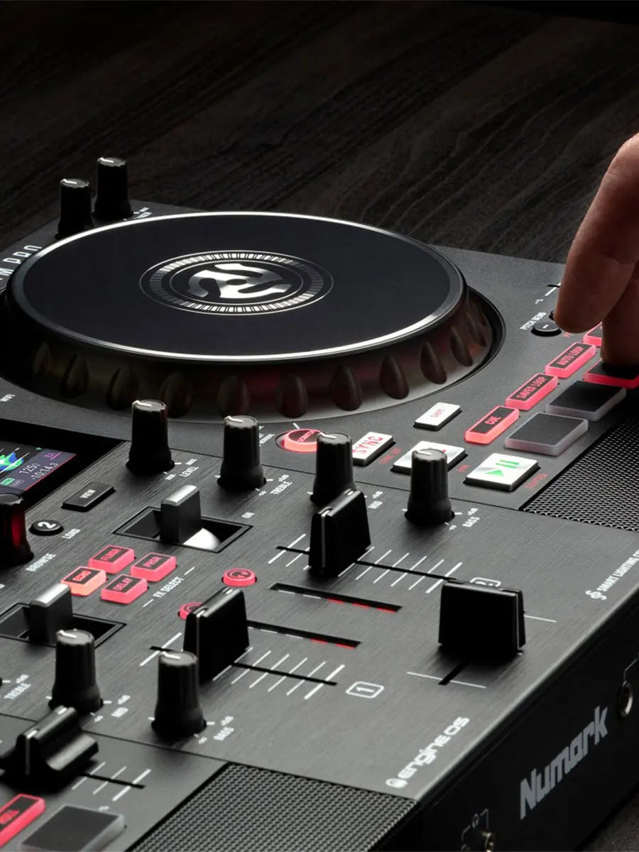 Numark Mixstream pro Luma DJ all-in-one player inserts USB flash drive and SD card touch screen.