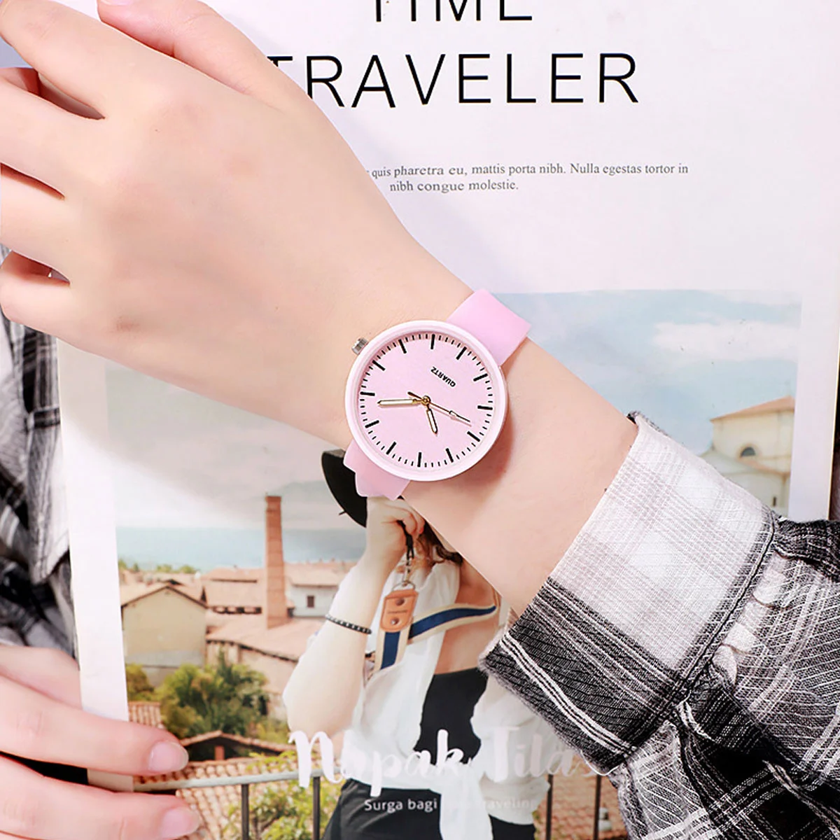 ساعة سيليكون مضيئة للنساء وردي بسيط رياضي متوهج في الظلام ساعة عصرية مقاومة للماء وخفيفة الوزن ومريحة #1