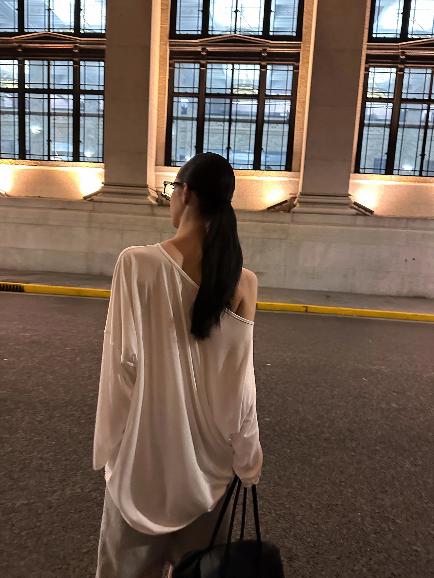 

Loose Long Sleeve Women's T-shirt Casual Style Silk Cotton Blend Shoulder Bared Spring Fashion Comfortable Fit Ladies Top