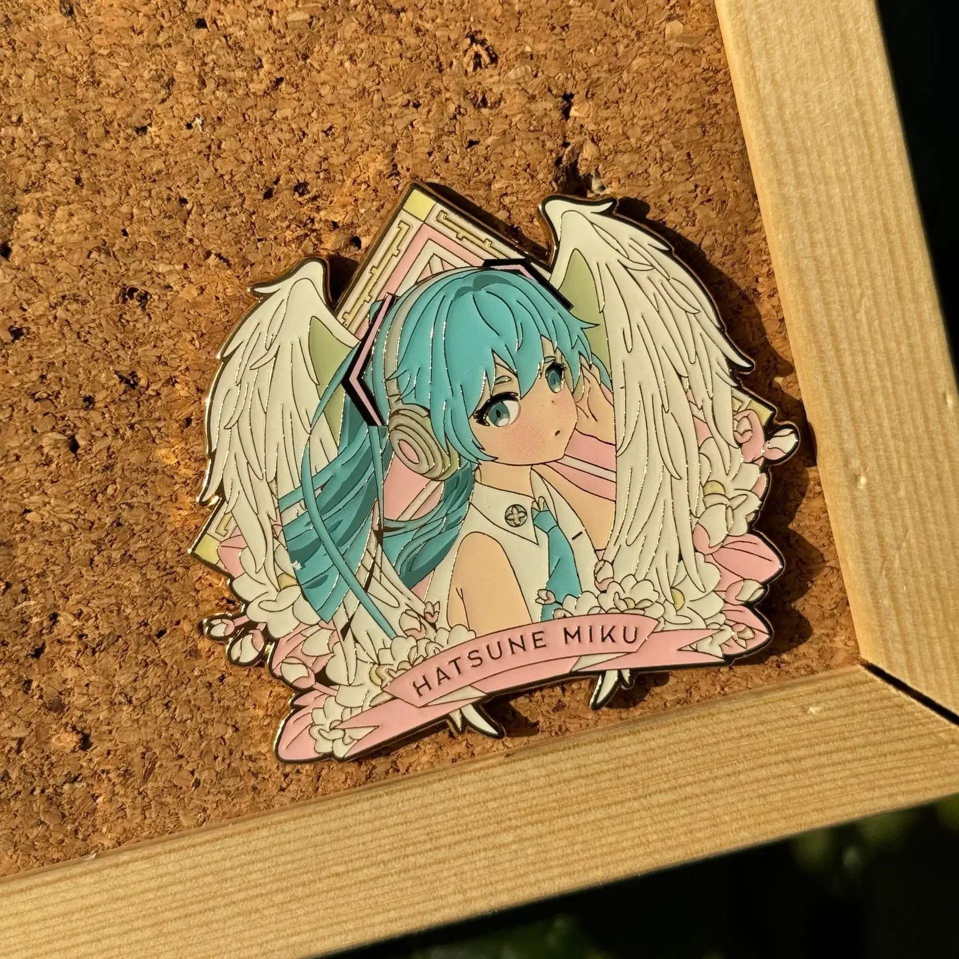 Hatsune Miku Metal Badge Imitation Enamel Metal Brooch Japanese Anime Cute Accessory Badge