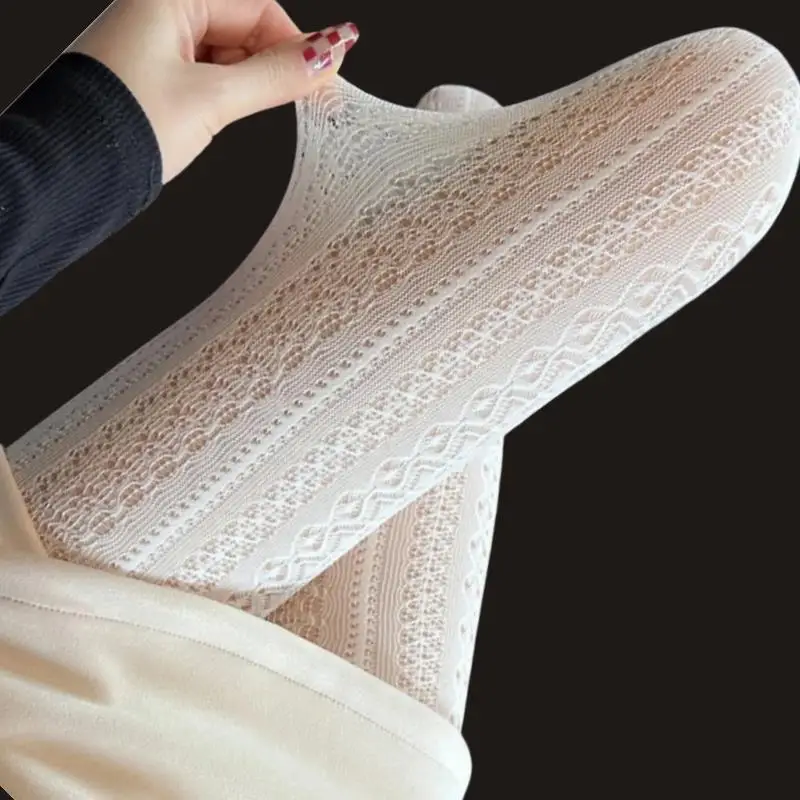 مثير أبيض أسود لوليتا جوارب جوفاء الدانتيل شبكة القاع جوارب طويلة اليابانية القوطي الأزهار الروطان تخزين الجوارب الكلاسيكية الساخنة