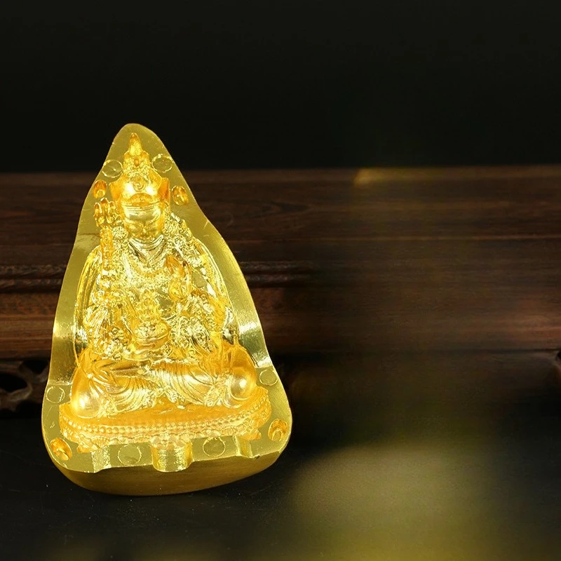 Rubbing Buddha statue molds, making Tibetan clay mud, water, copper alloy, and worshipping tantric Buddhist lotus masters