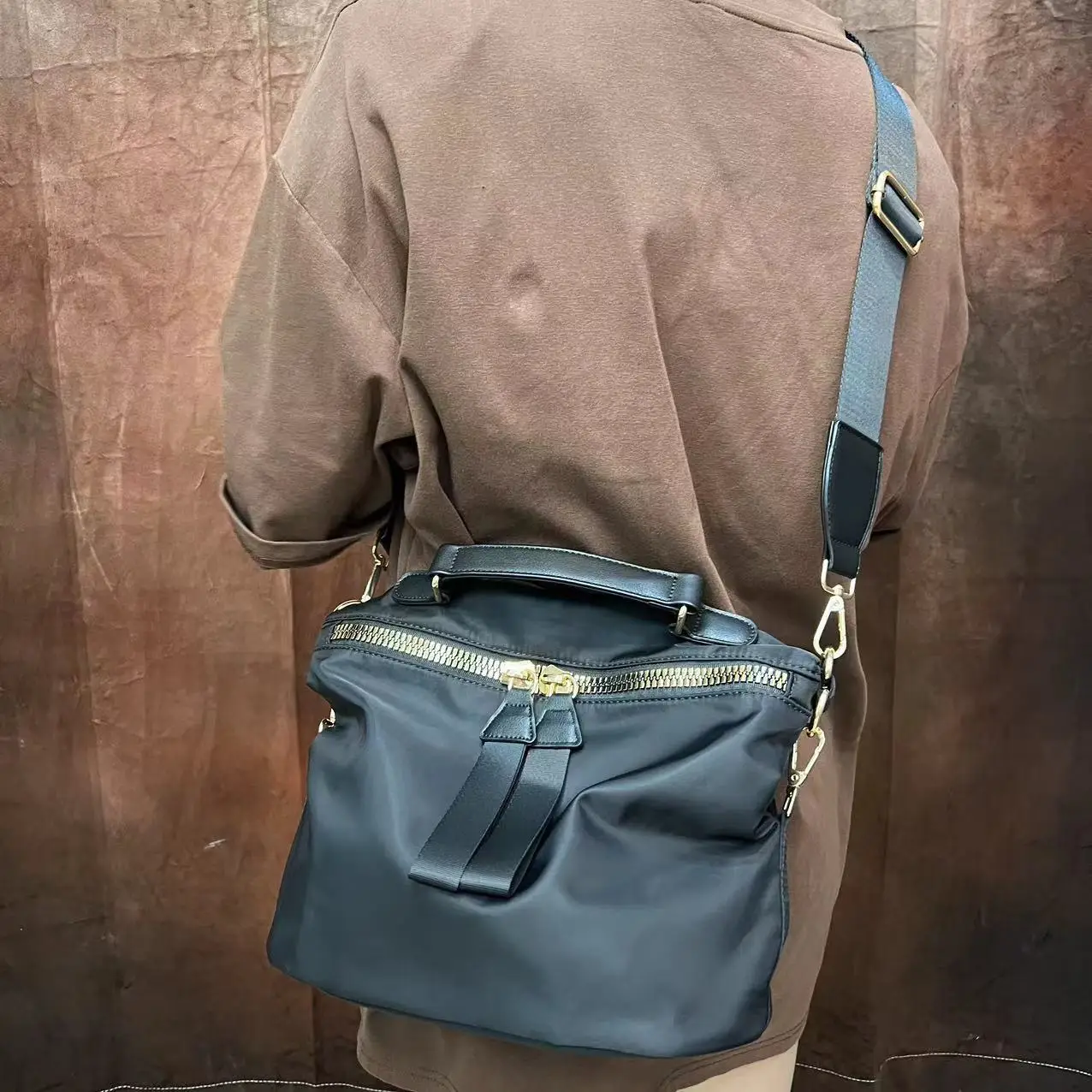 حقيبة يد نسائية أنيقة وخفيفة الوزن ، استخدام يومي ، متعددة الوظائف ، سعة كبيرة ، حقيبة كتف للتوصيل #5