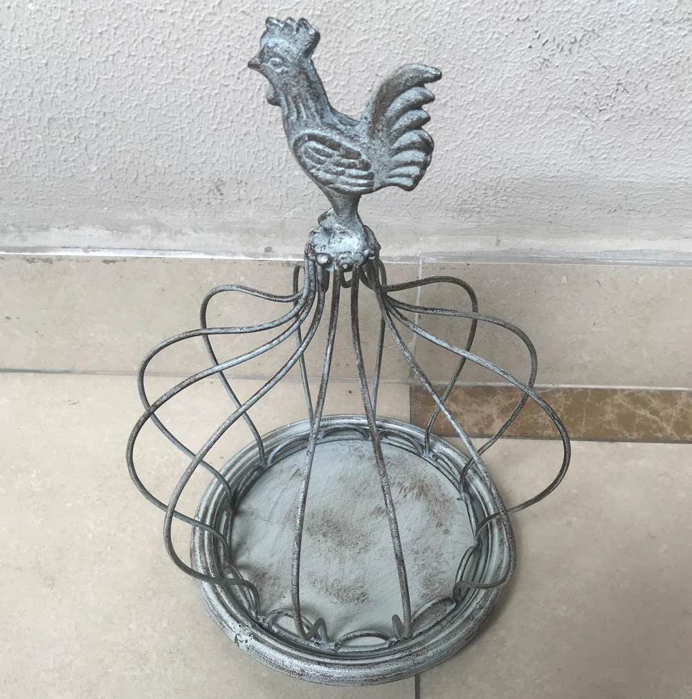 Kogut zardzewiały metal korona sadzarka