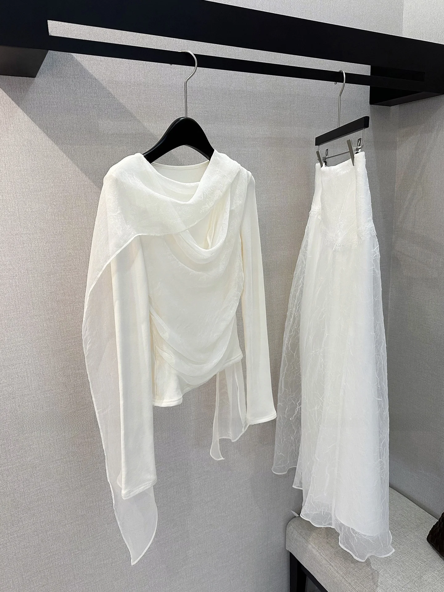 

Elegant Slim Fit Silk T-Shirt with Sash for Women Korean Style Commute Straight Tube Long Sleeve Pure Color Spring New Arrival
