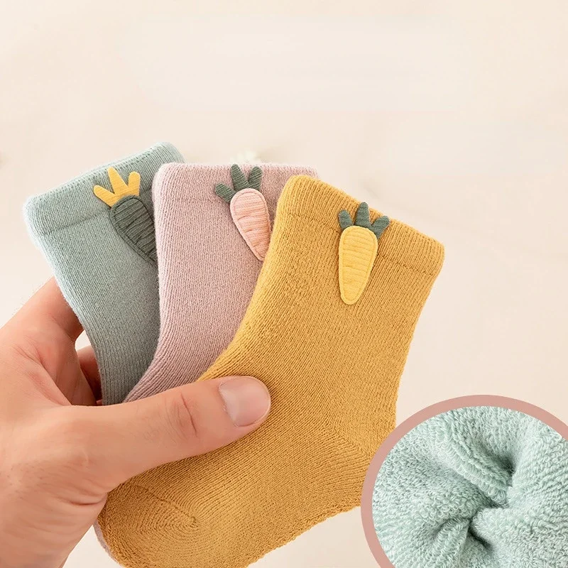 Babys ocken Frottee Winter Verdickung warm gekämmte Baumwolle Cartoon Zubehör Babys ocken niedlichen Rettich Neugeborenen Socken