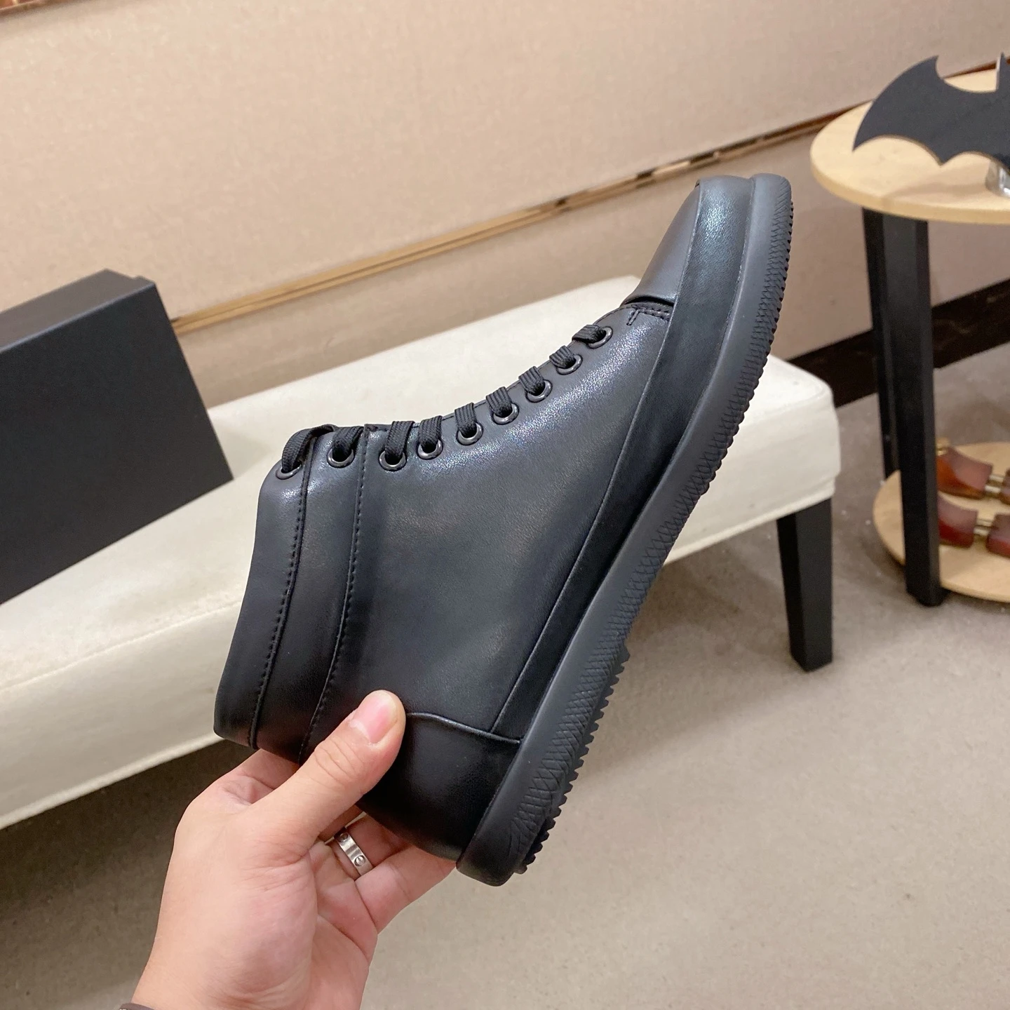 Zapatos altos hechos a mano de marca de lujo para hombre, botas de senderismo informales de cuero hasta el tobillo para el desierto, cuero de vaca de grano superior, regalos de vacaciones a la moda